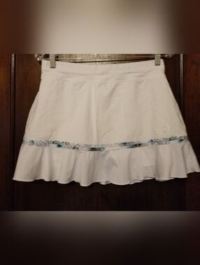 Sofibella White Ruffle Athletic Tennis & Golf Skort - Size M